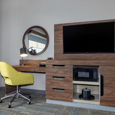 Hampton Inn Midland, On Экстерьер фото